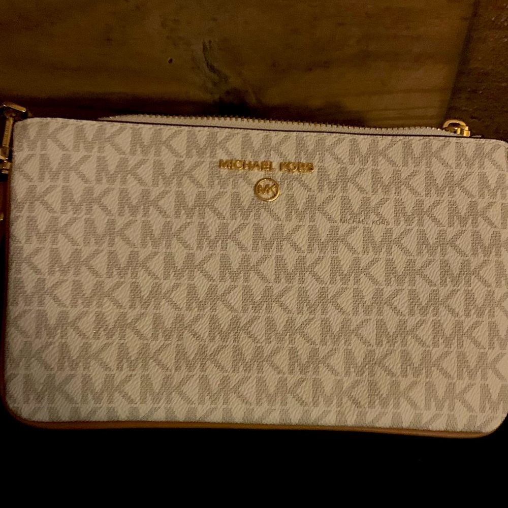 Michael Kors cream/tan zippered bag